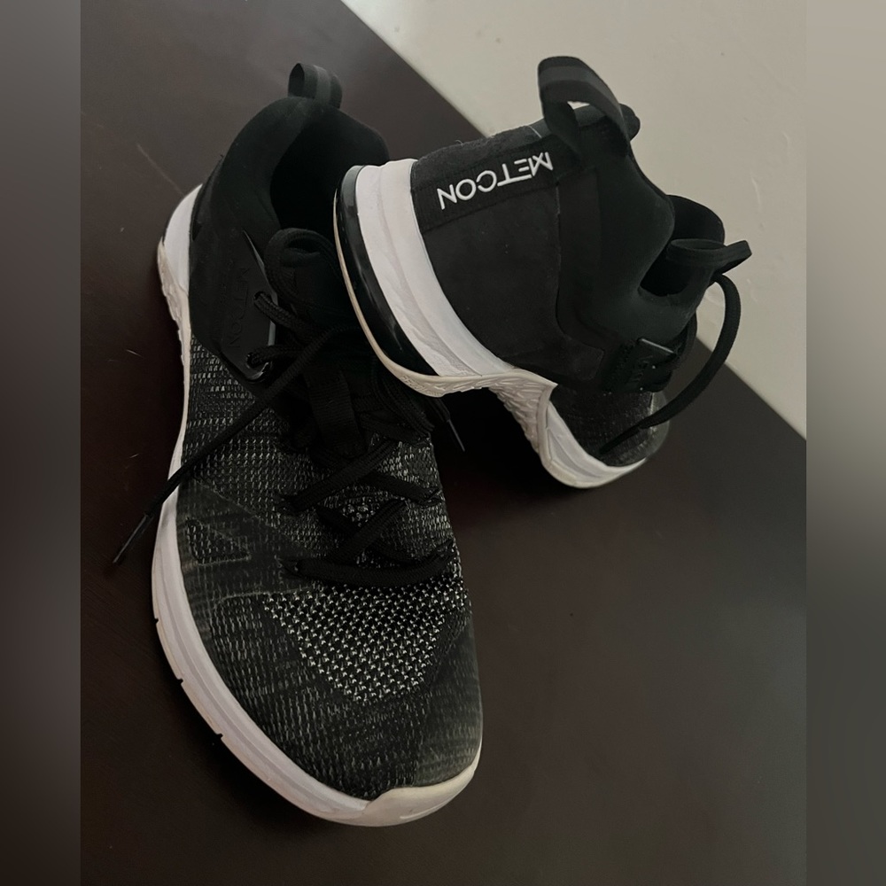 Metcon Nike womens  size 8 1/2 running shoe